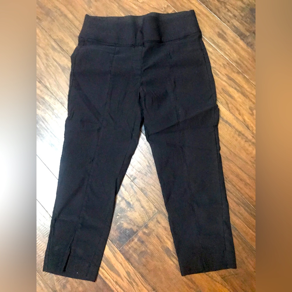 Apt. 9 black capri pants size 12 elastic waist